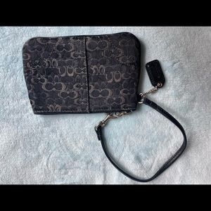 Coach clutch/ wristlet